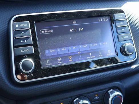 New 2025 Nissan Kicks Play S image 3