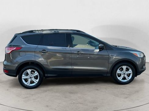 Used 2015 Ford Escape SE w/ Equipment Group 201A FWD image 4