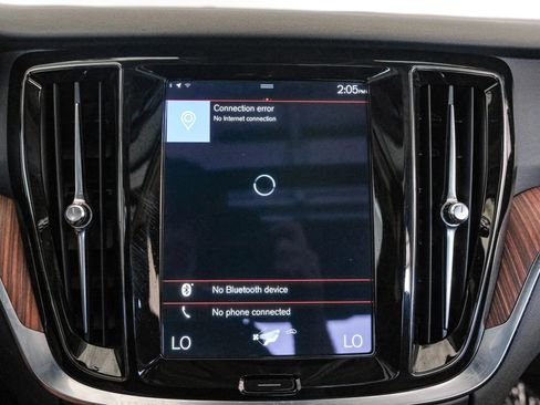 Used 2021 Volvo S60 T5 Momentum image 23