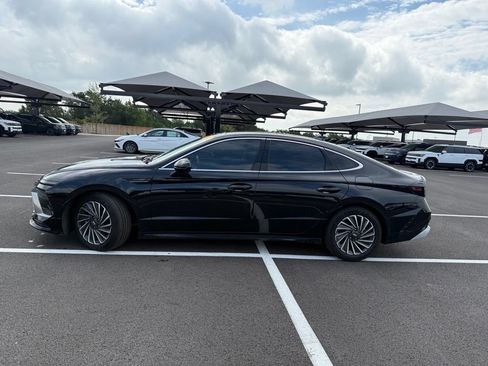 Certified 2025 Hyundai Sonata Limited FWD image 8