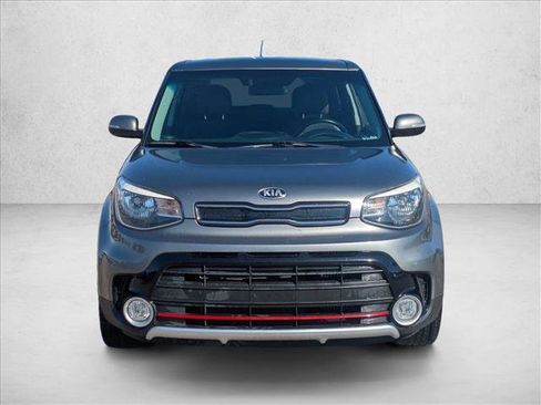 Used 2019 Kia Soul ! image 2