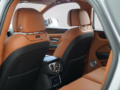 Used 2022 Bentley Bentayga Speed AWD/4WD image 25