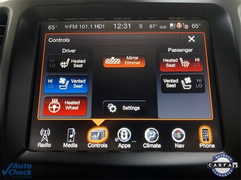 Used 2017 Jeep Cherokee Overland w/ Technology Group image 41