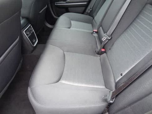 Used 2021 Chrysler 300 Touring RWD image 8