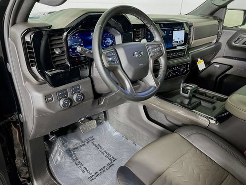 Used 2024 Chevrolet Silverado 1500 ZR2 w/ ZR2 Bison Edition AWD/4WD image 9