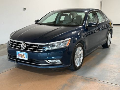 Used 2018 Volkswagen Passat 2.0T SE FWD image 1