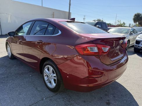 Used 2017 Chevrolet Cruze LT w/ Convenience Package image 5