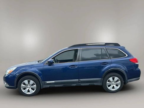 Used 2010 Subaru Outback 3.6R Limited AWD/4WD image 4