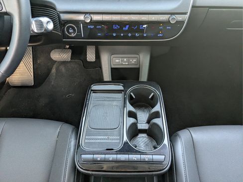 Used 2025 Hyundai Ioniq 5 SEL RWD image 18