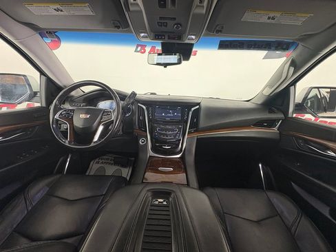 Used 2019 Cadillac Escalade Luxury AWD/4WD image 43