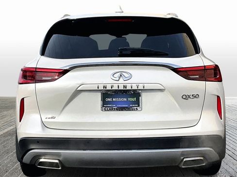 Used 2019 INFINITI QX50 Essential w/ Premium Heat Package image 7
