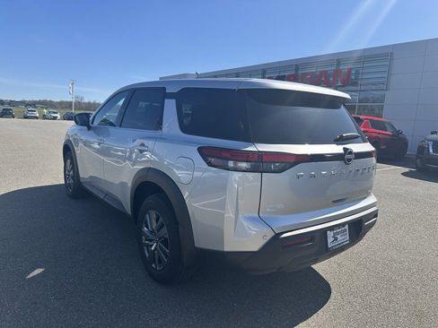 Certified 2025 Nissan Pathfinder S image 7