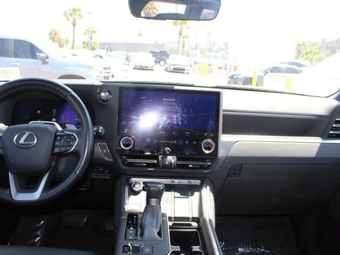 Certified 2024 Lexus GX 550 w/ Cold Area Package AWD/4WD image 10
