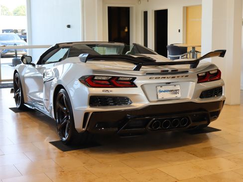 Used 2026 Chevrolet Corvette Z06 RWD image 8