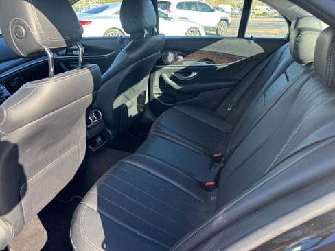 Used 2018 Mercedes-Benz E 300 image 4