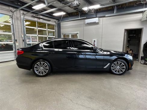 Used 2019 BMW 530i w/ Convenience Package RWD image 6