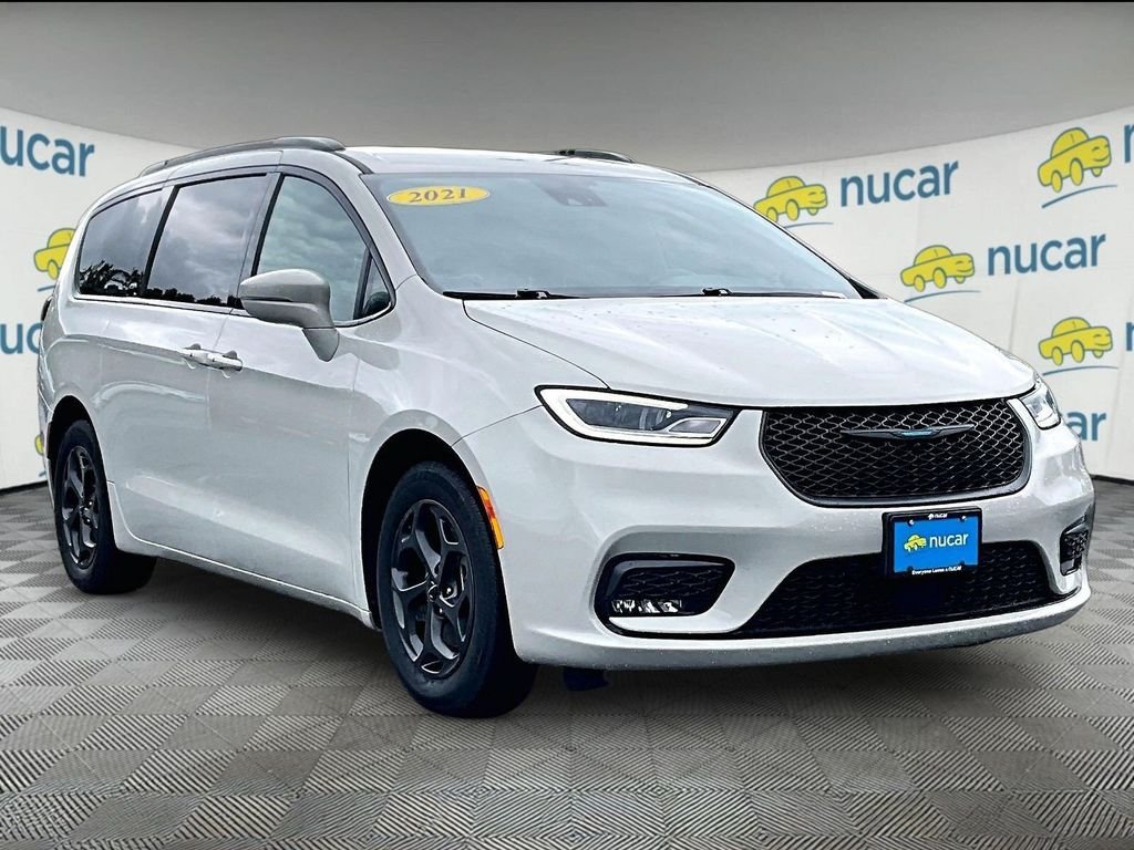 Used 2021 Chrysler Pacifica Touring w/ S Appearance Package FWD image 1