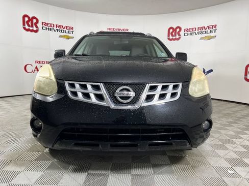 Used 2013 Nissan Rogue SV w/ Premium Pkg FWD image 2
