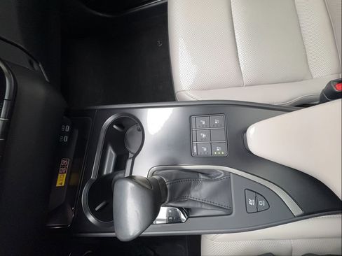 Used 2024 Lexus UX 250h FWD w/ Premium Package image 44