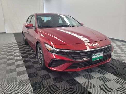 Used 2024 Hyundai Elantra SEL w/ Convenience Package FWD image 14