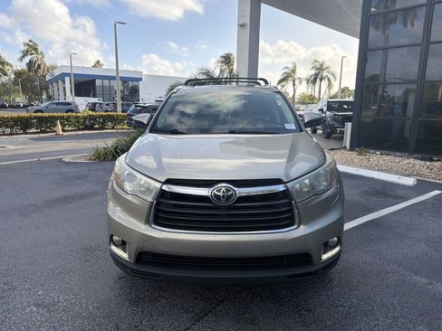 Used 2016 Toyota Highlander Limited Platinum image 3