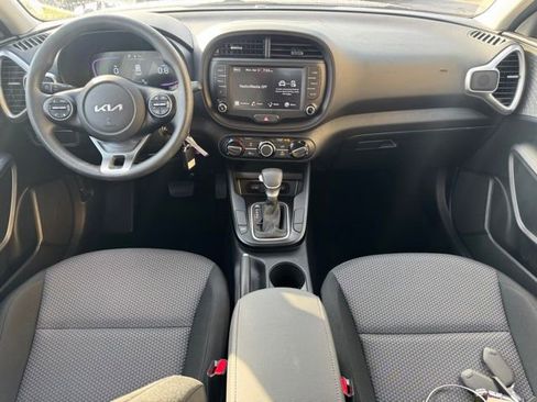 Certified 2025 Kia Soul LX image 14