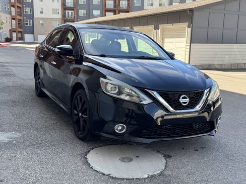 Used 2017 Nissan Sentra SR w/ SR Midnight Edition FWD image 7