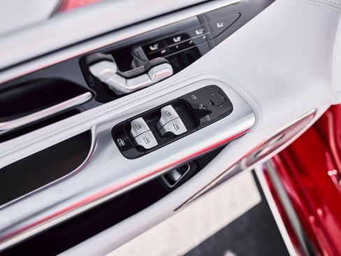 Used 2026 Mercedes-Benz Maybach SL 680 image 34