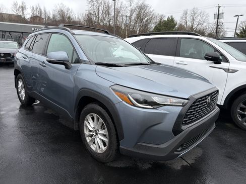 Used 2024 Toyota Corolla Cross LE image 26