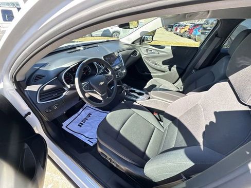 Used 2022 Chevrolet Malibu LT image 34