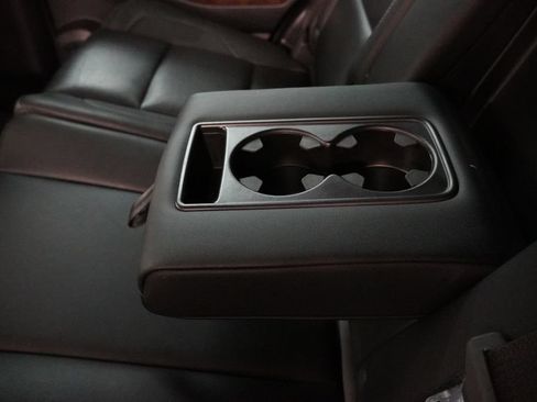 Used 2020 Chevrolet Tahoe LT w/ Luxury Package AWD/4WD image 31