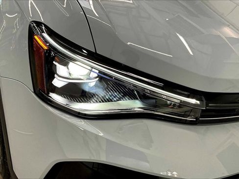 New 2025 Volkswagen Taos SE image 31