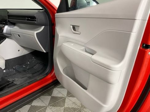 Used 2024 Hyundai Kona SEL w/ Convenience Package FWD image 18