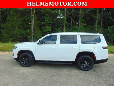 Certified 2025 Jeep Wagoneer 4WD image 2