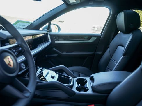 New 2026 Porsche Cayenne E-Hybrid image 23