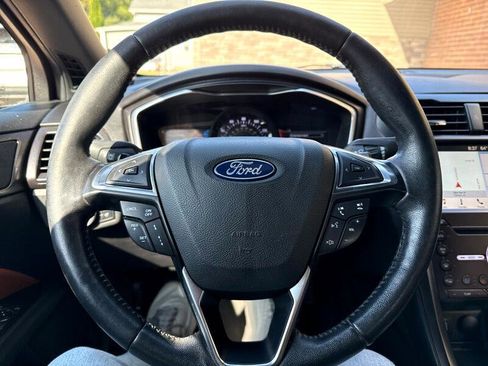 Used 2019 Ford Fusion Titanium image 8