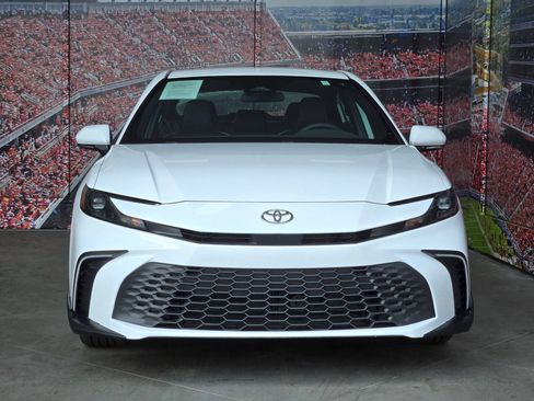 Used 2026 Toyota Camry SE w/ Convenience Package FWD image 3