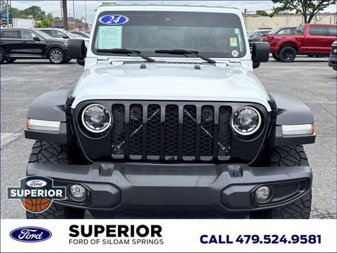 Used 2024 Jeep Wrangler Willys AWD/4WD image 11