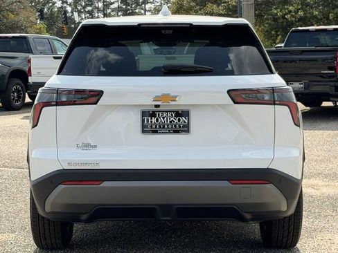 New 2026 Chevrolet Equinox LT w/ Safety and Technology Package image 3