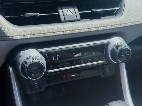 Used 2022 Toyota RAV4 XLE w/ Convenience Package FWD image 12