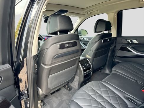 Used 2025 BMW X7 xDrive40i AWD/4WD image 25