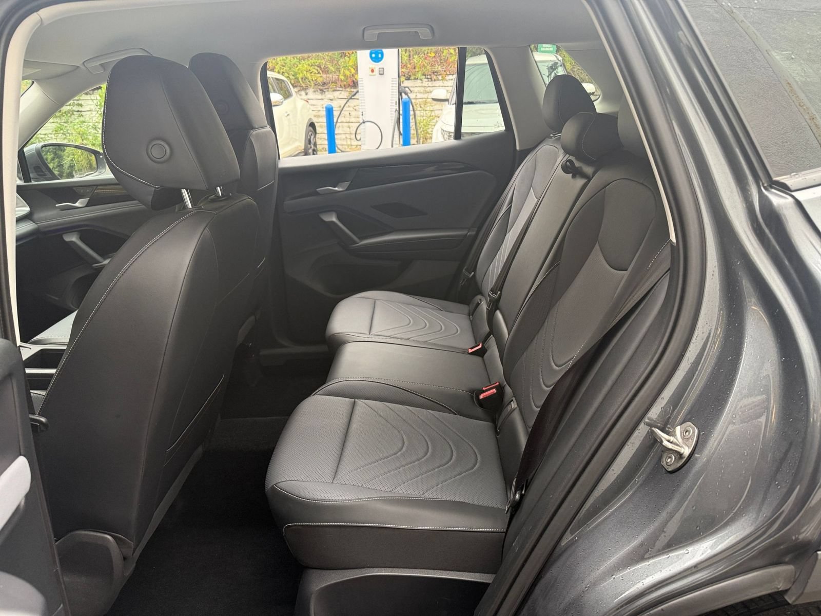 Used 2026 Volkswagen Tiguan SE AWD/4WD image 27