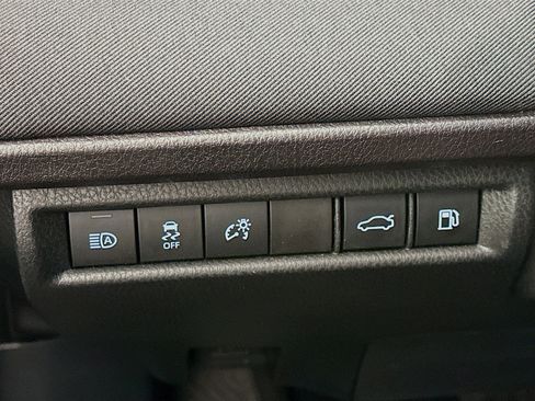 Used 2025 Toyota Camry LE image 17