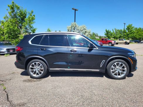 Used 2022 BMW X5 xDrive40i w/ Premium Package image 3