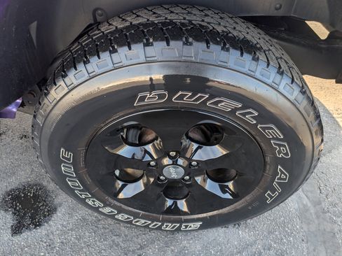 Used 2018 Jeep Wrangler Unlimited Sahara image 9