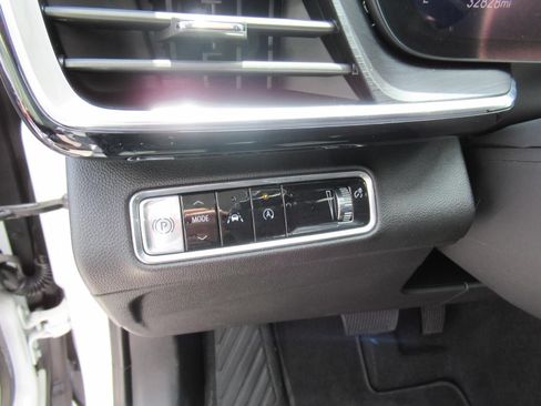 Used 2024 Buick Envision Preferred AWD/4WD image 18