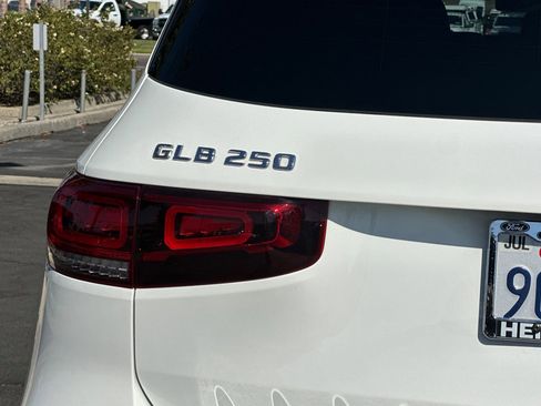 Used 2022 Mercedes-Benz GLB 250 image 26