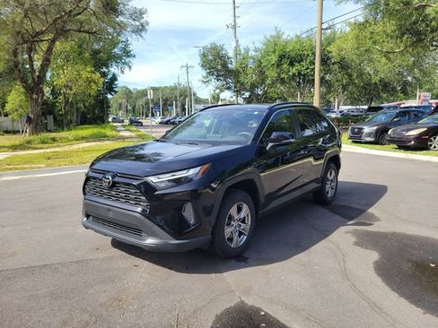 Used 2023 Toyota RAV4 XLE w/ Convenience Package FWD image 4
