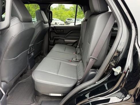 Used 2025 Toyota 4Runner 4WD image 8