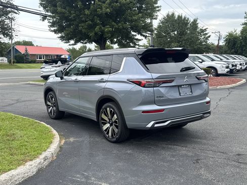 New 2026 Mitsubishi Outlander AWD image 3